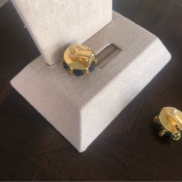 Vintage Clip On Earrings - Picture 3 of 4